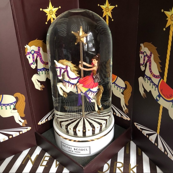 Henri Bendel 2013 Carousel Couture Snowglobe - Picture 9 of 10
